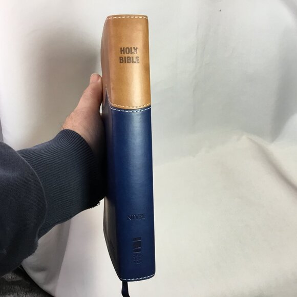 NEW NIV Gift Holy Bible by Zondervan 2011, Italian Duo Tone Leather Gold Edge - Picture 4 of 9